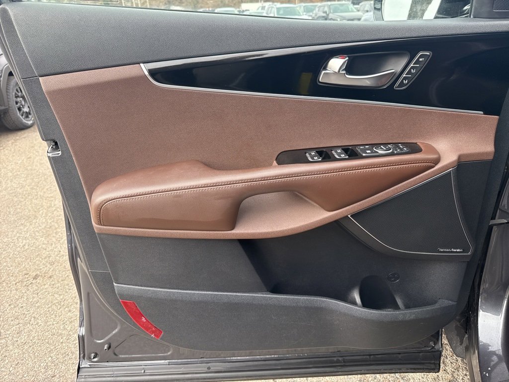 Used 2019 Kia Sorento SX w/ SX Touring Package image 24