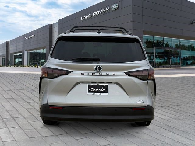 Used 2023 Toyota Sienna XLE FWD image 4