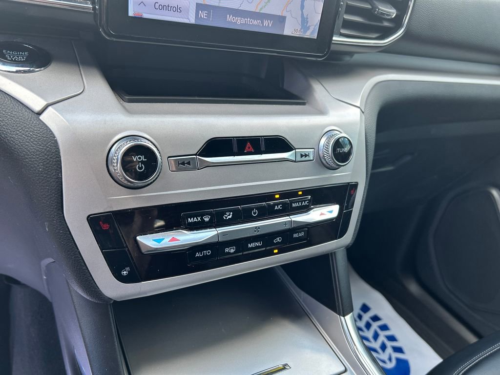 Used 2023 Ford Explorer XLT w/ Equipment Group 202A RWD image 31