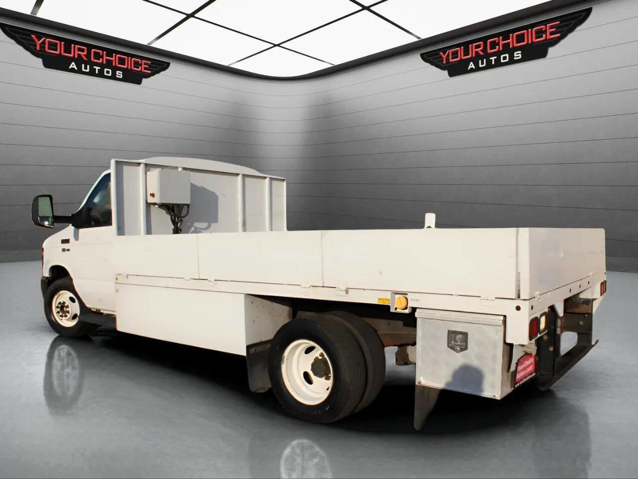 Used 2011 Ford E-450 and Econoline 450 Super Duty image 7