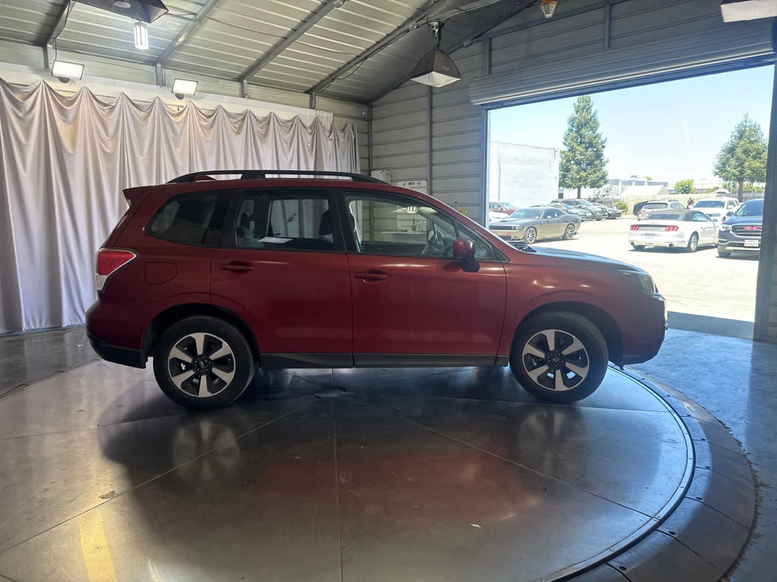 Used 2017 Subaru Forester 2.5i Premium AWD/4WD image 3