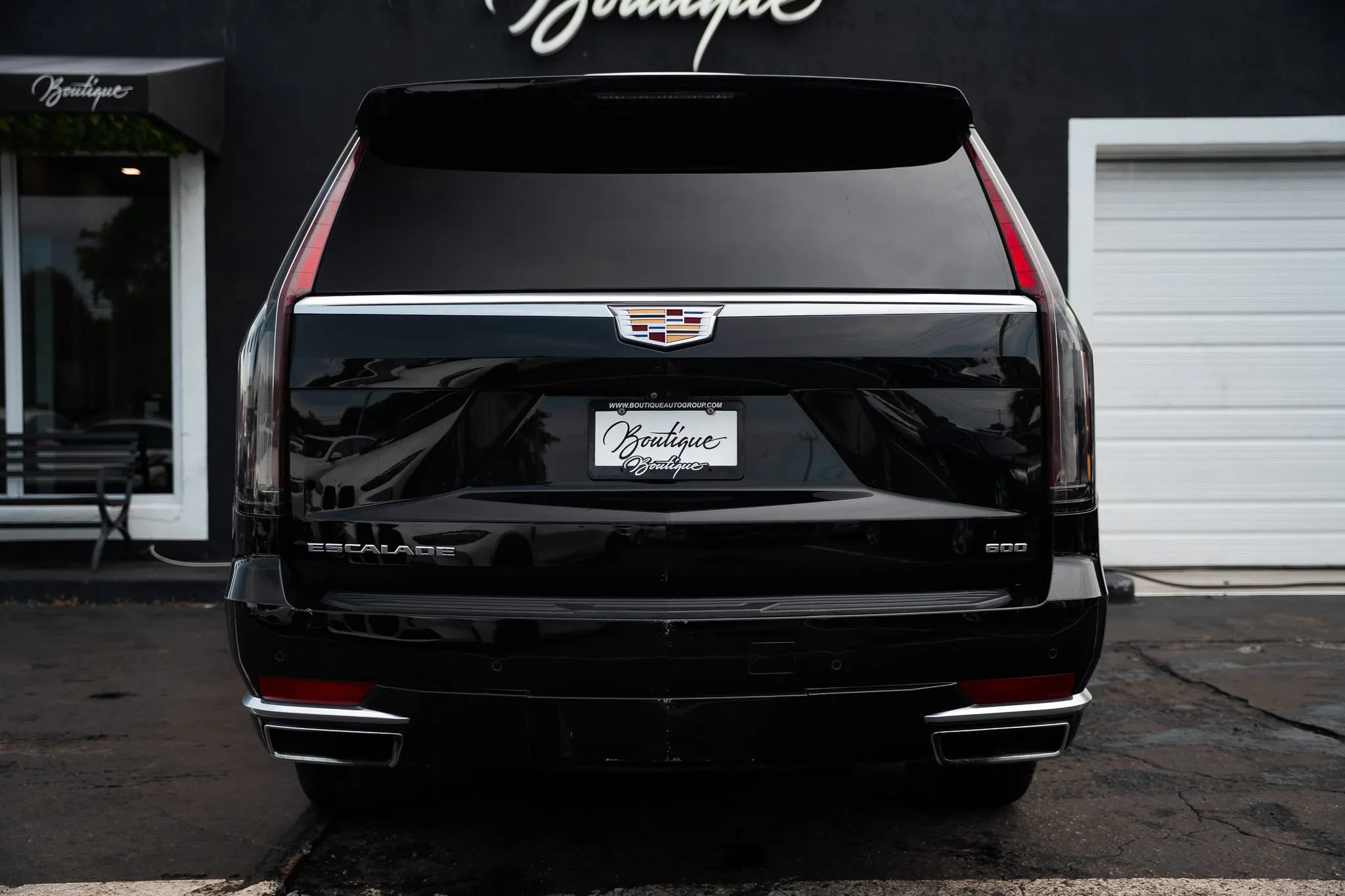 Used 2021 Cadillac Escalade ESV Premium Luxury w/ Performance Package AWD/4WD image 5