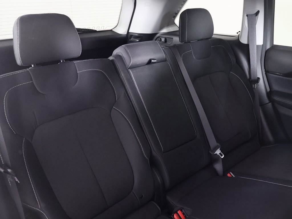 Used 2023 Jeep Grand Cherokee Laredo image 32