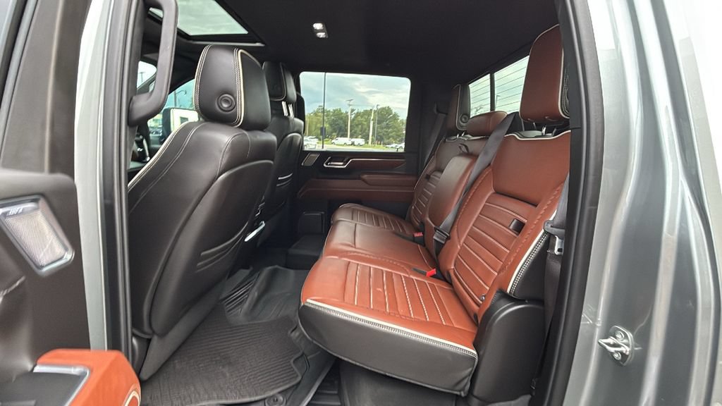 Used 2024 GMC Sierra 3500 Denali Ultimate AWD/4WD image 9