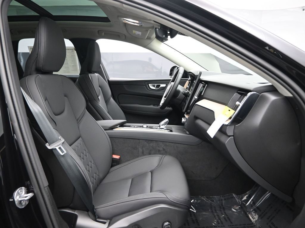 New 2026 Volvo XC60 B5 Plus w/ Protection Package Premier image 28
