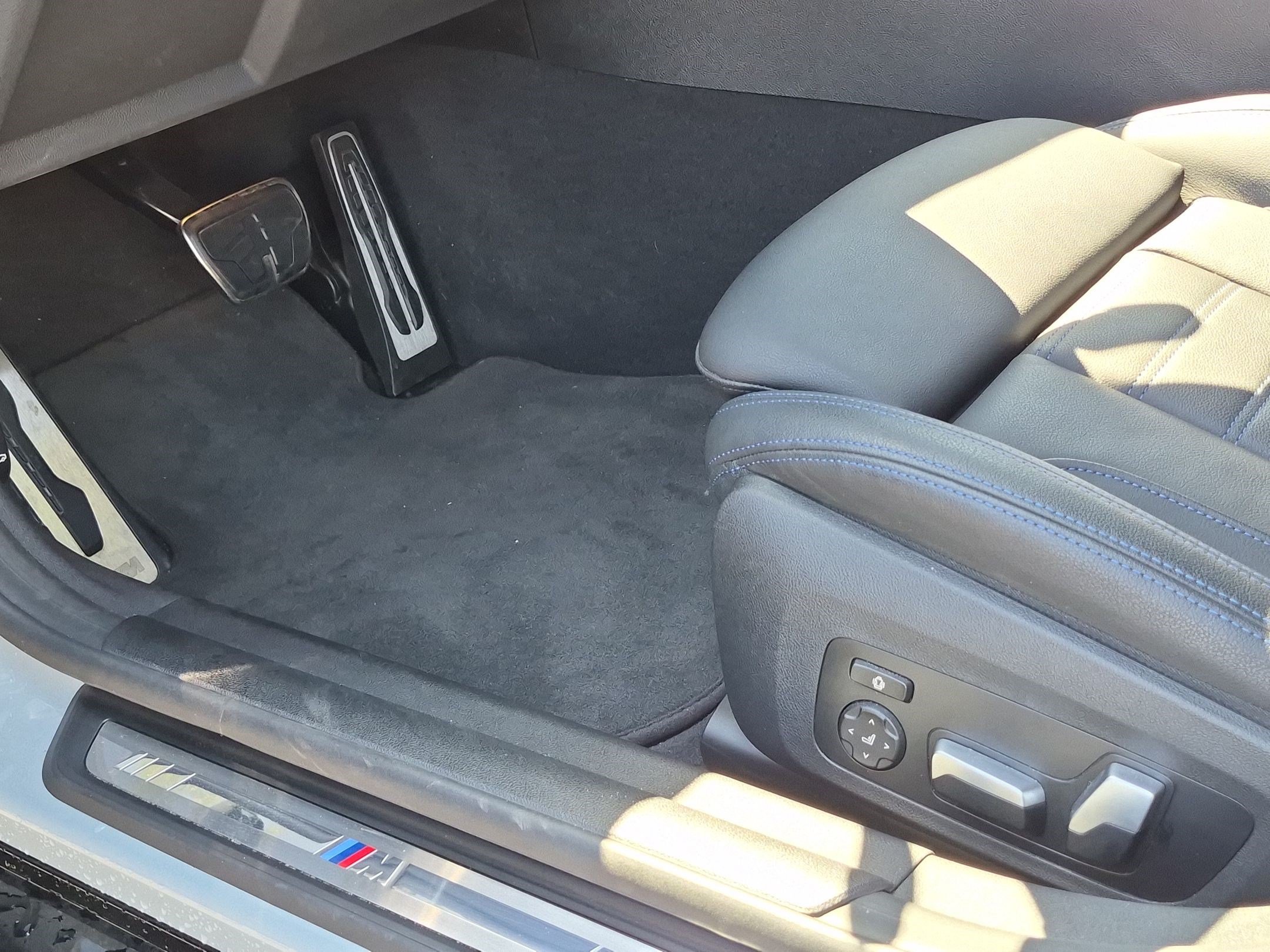 Used 2024 BMW i4 M50 AWD/4WD image 17