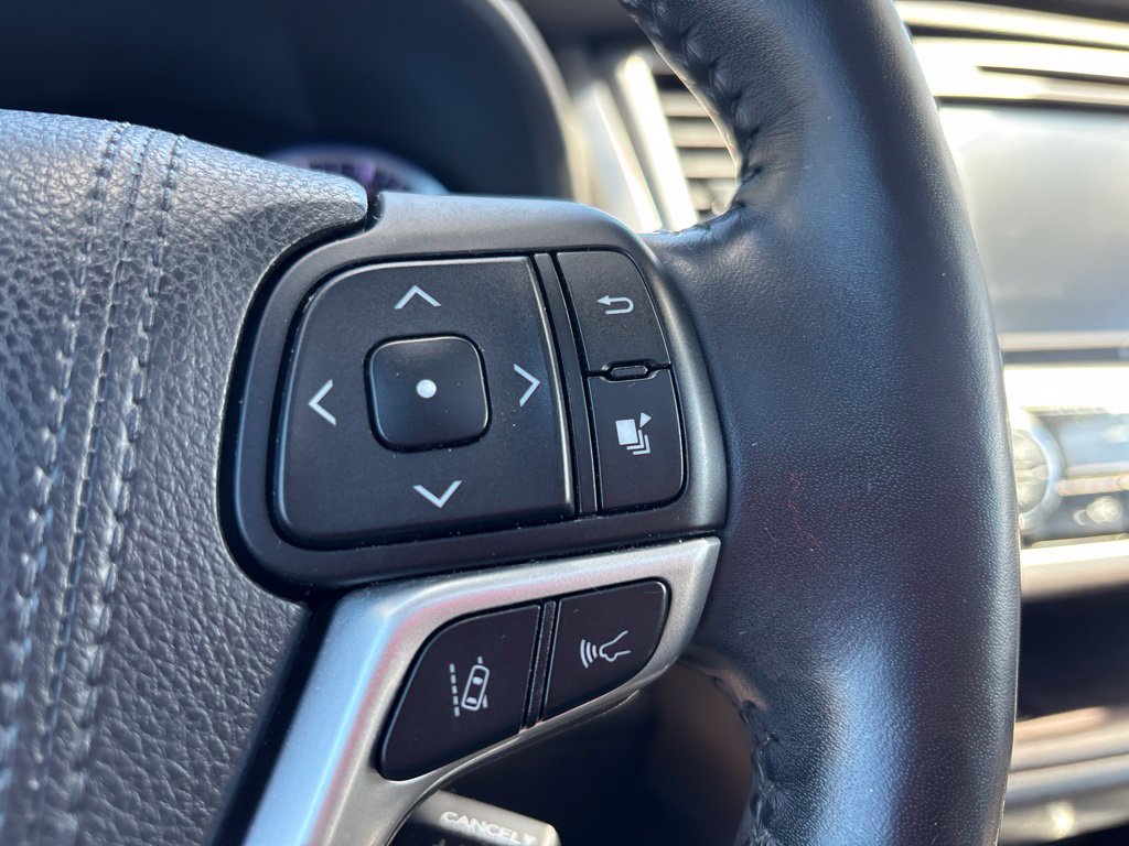 Used 2018 Toyota Highlander Limited Platinum AWD/4WD image 26