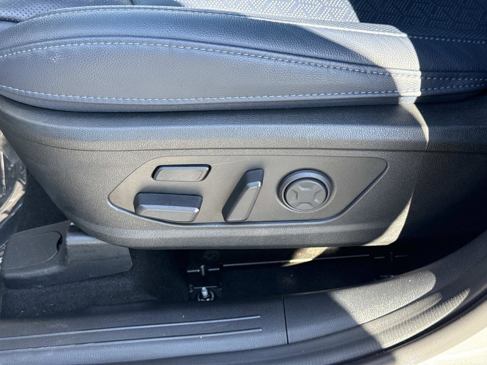 Used 2023 Kia Sorento SX Prestige image 16