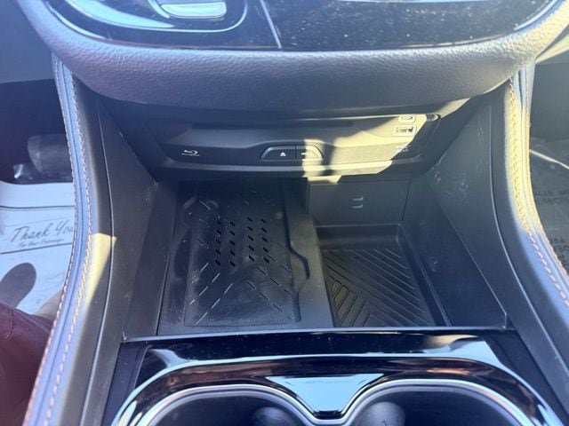 New 2026 Chrysler Pacifica Pinnacle w/ Trailer Tow Group FWD image 25