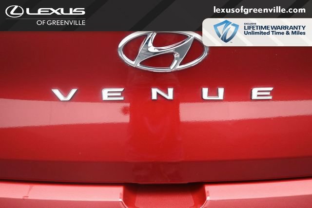 Used 2024 Hyundai Venue Limited FWD image 10