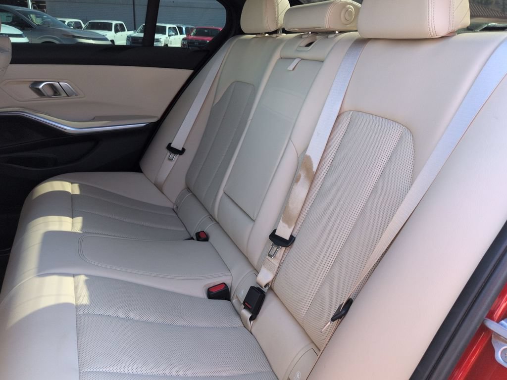 Used 2022 BMW 330i Sedan w/ M Sport Package RWD image 15