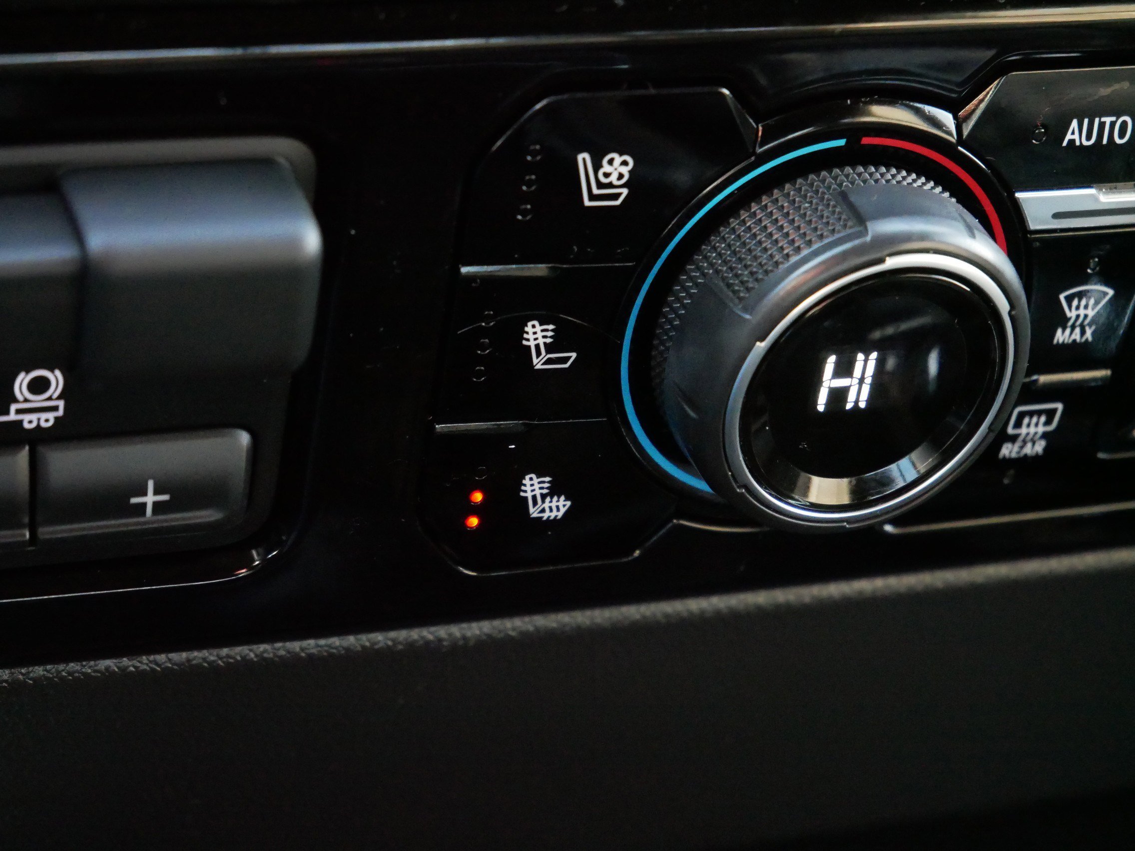 Used 2022 Chevrolet Silverado 1500 ZR2 w/ Technology Package image 29