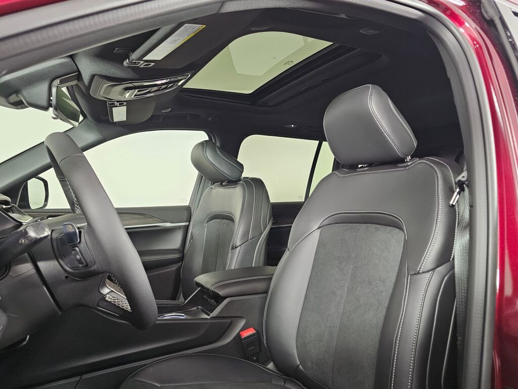 New 2026 Jeep Grand Cherokee Altitude image 22