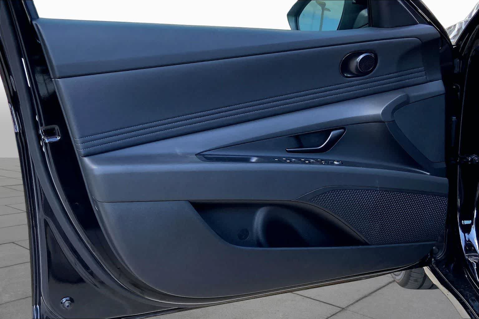 New 2026 Hyundai Elantra SEL Sport FWD image 10