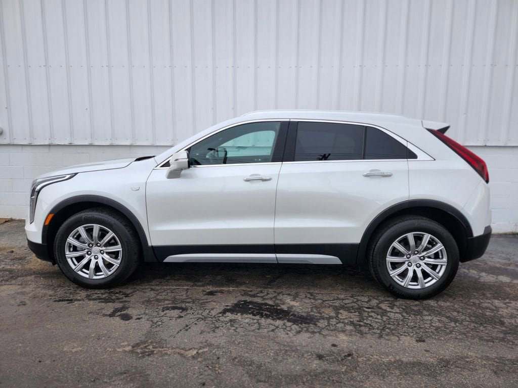 Certified 2023 Cadillac XT4 Premium Luxury w/ Enhanced Visibility Package AWD/4WD image 2