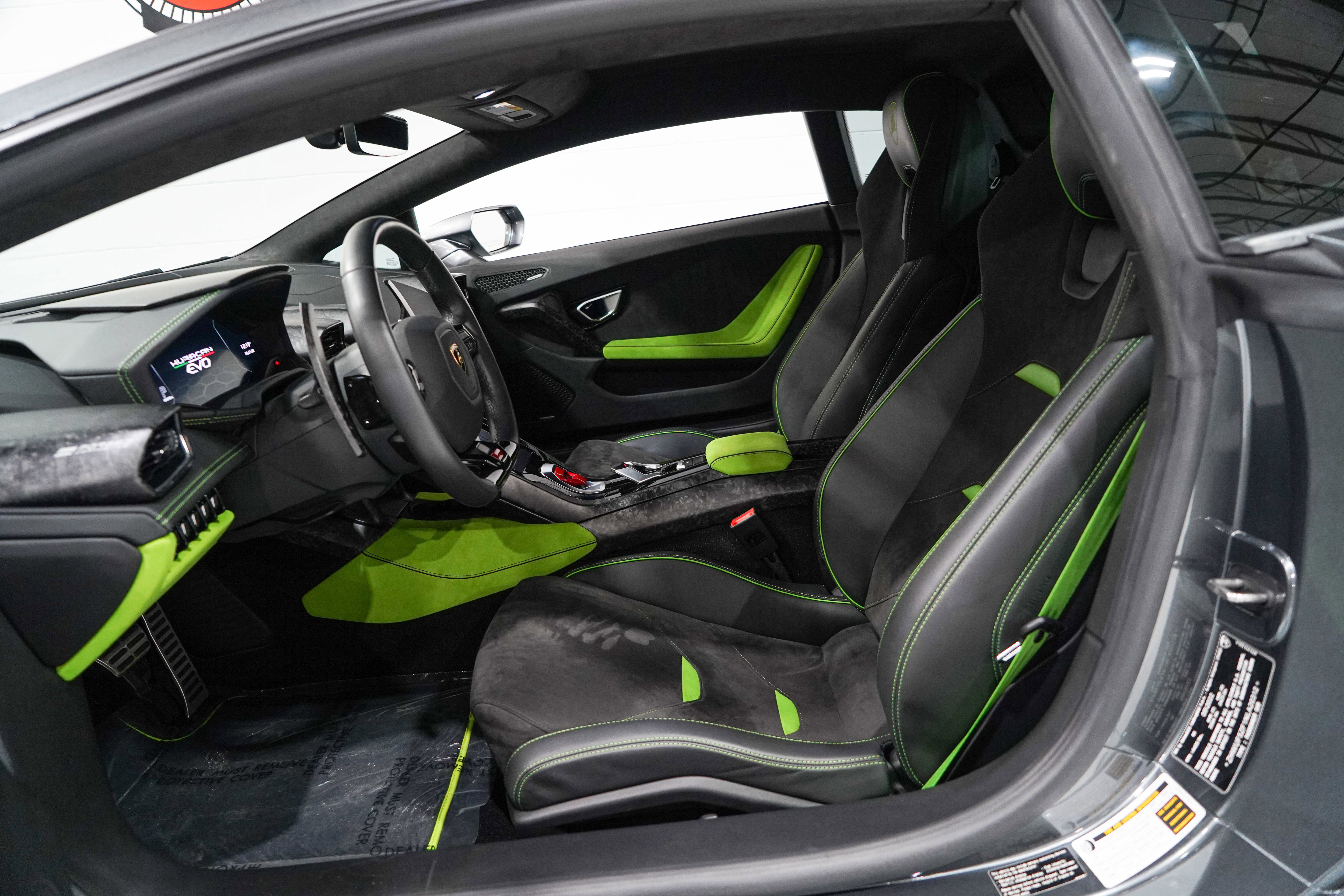 Used 2022 Lamborghini Huracan EVO RWD image 8