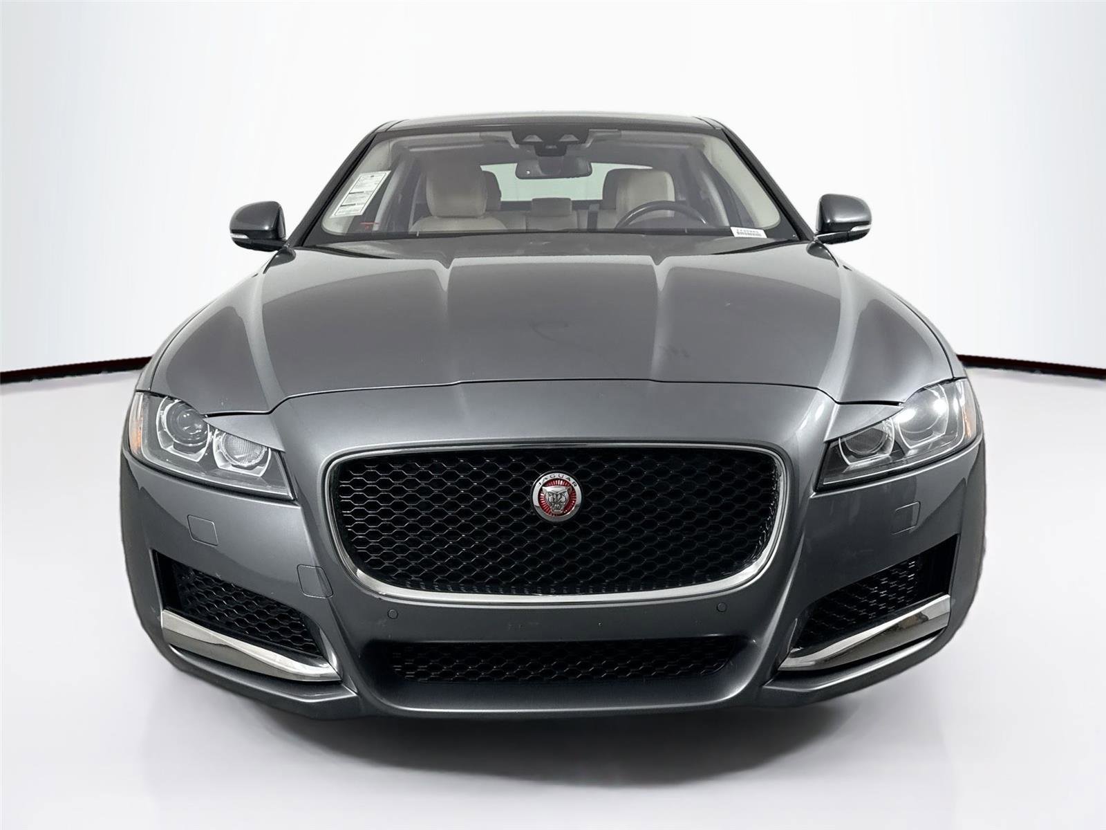 Used 2017 Jaguar XF Prestige image 9