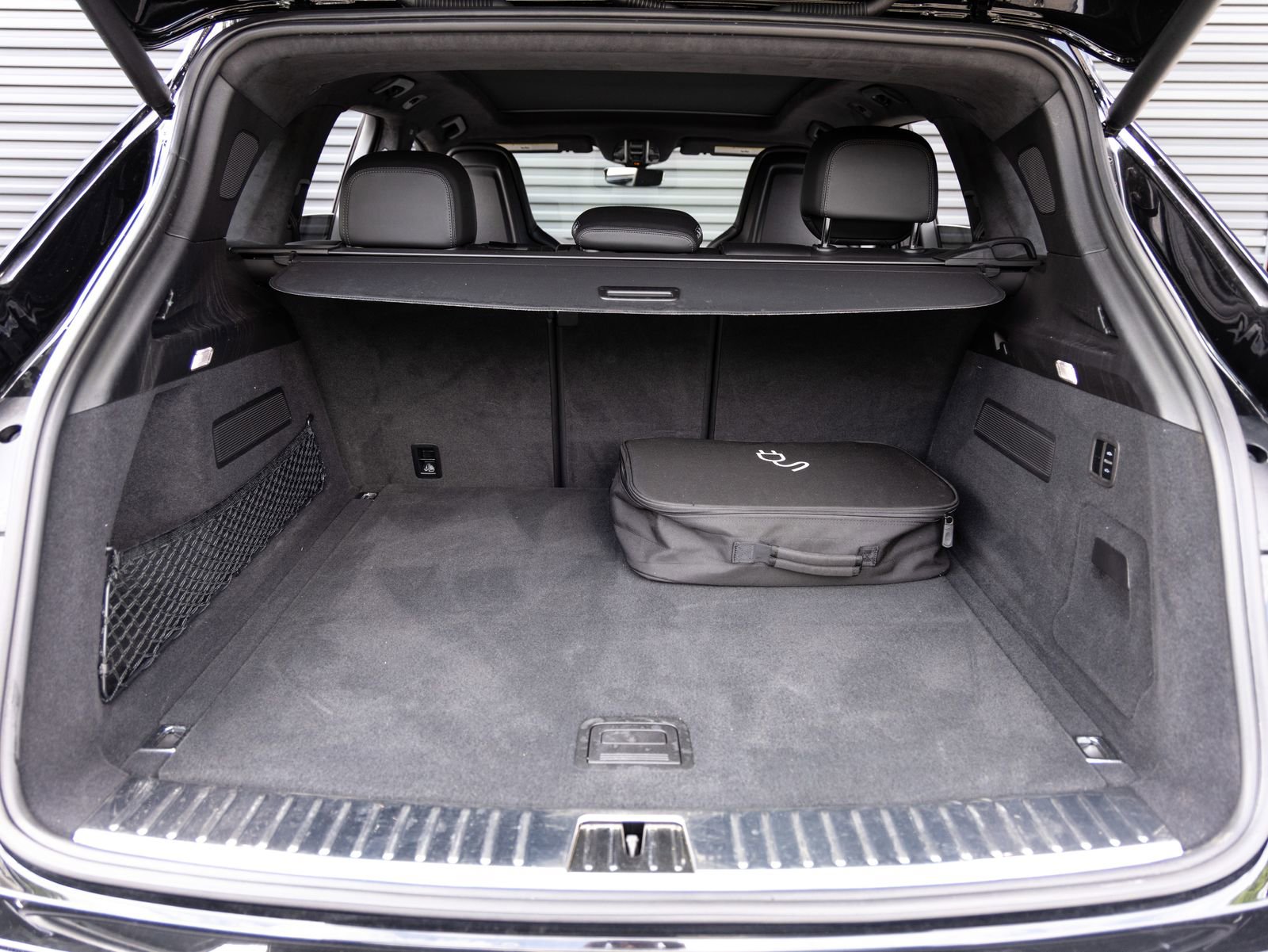 Certified 2023 Porsche Cayenne Turbo S AWD/4WD image 28