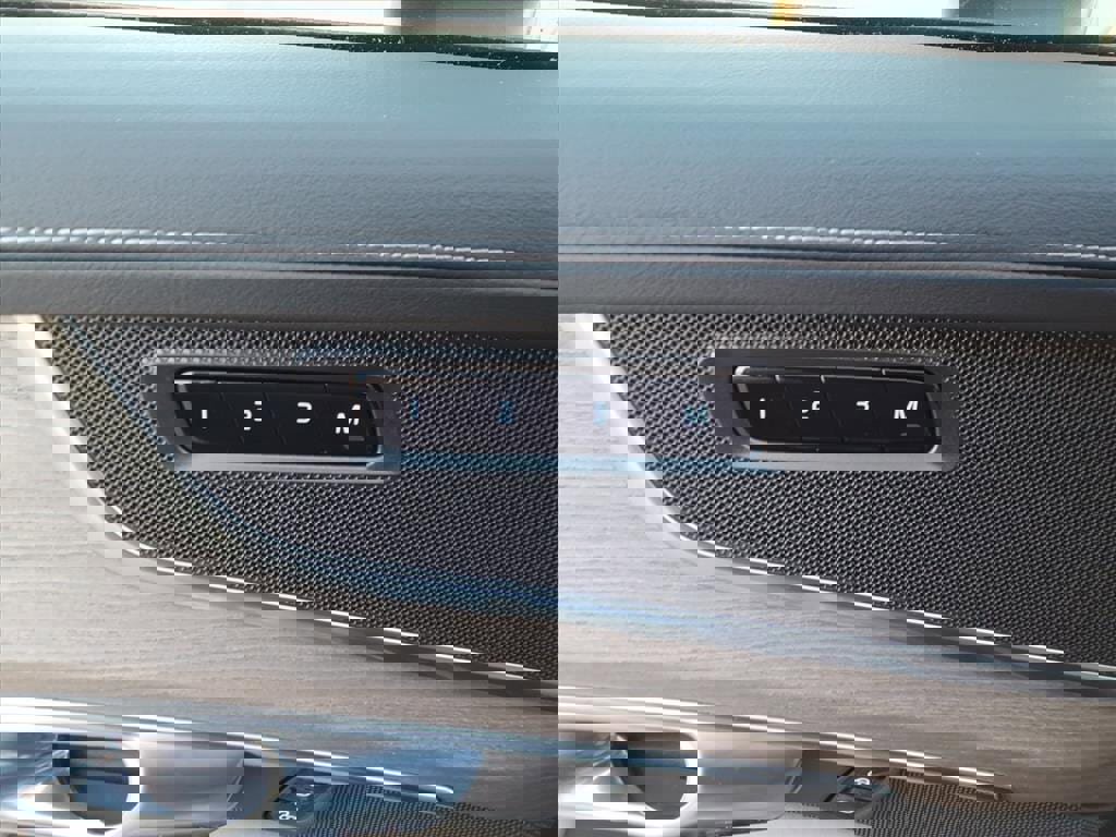 New 2026 Volvo XC90 T8 Plus w/ Protection Package Premier image 15