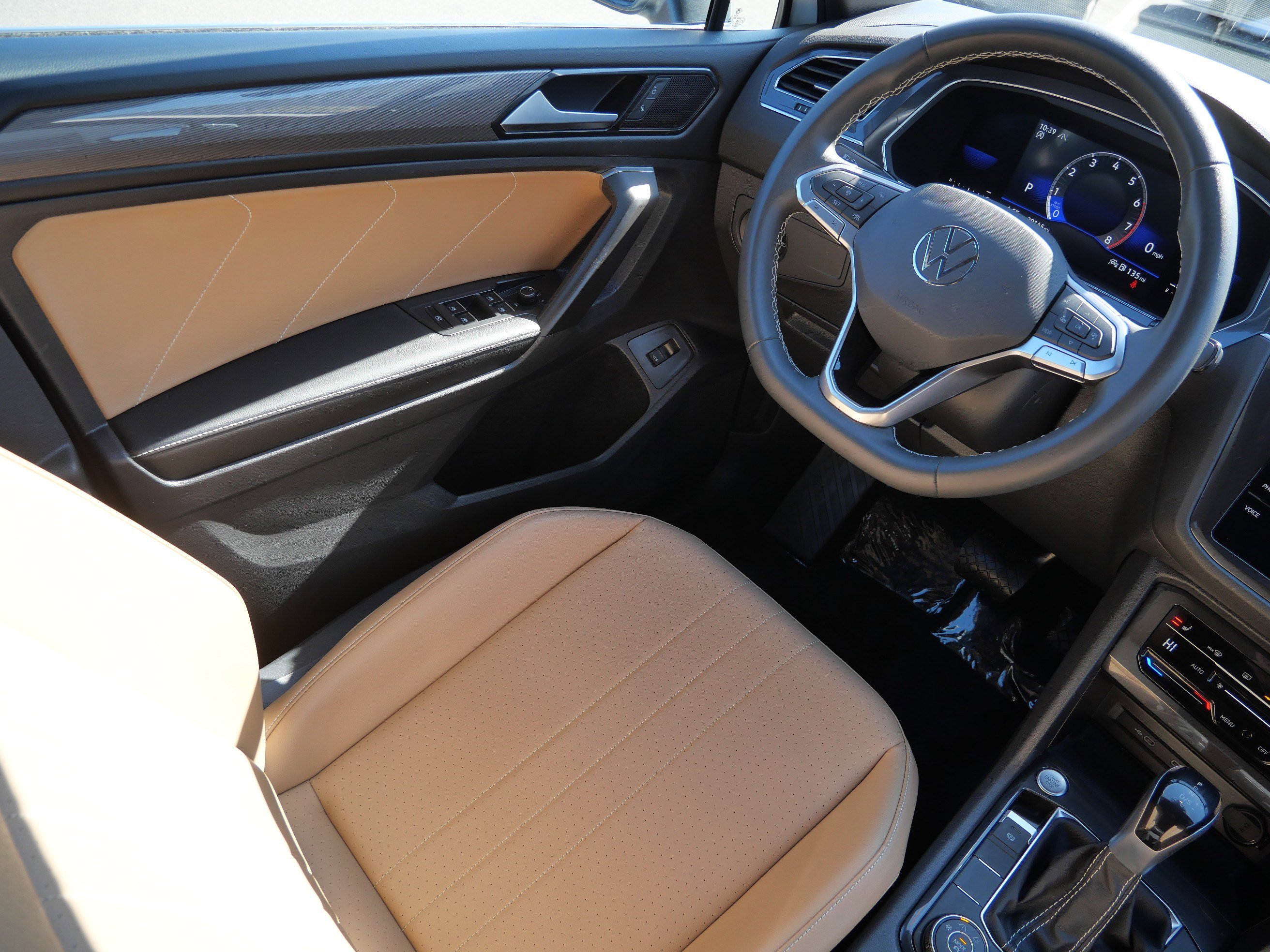 Certified 2022 Volkswagen Tiguan SE image 9