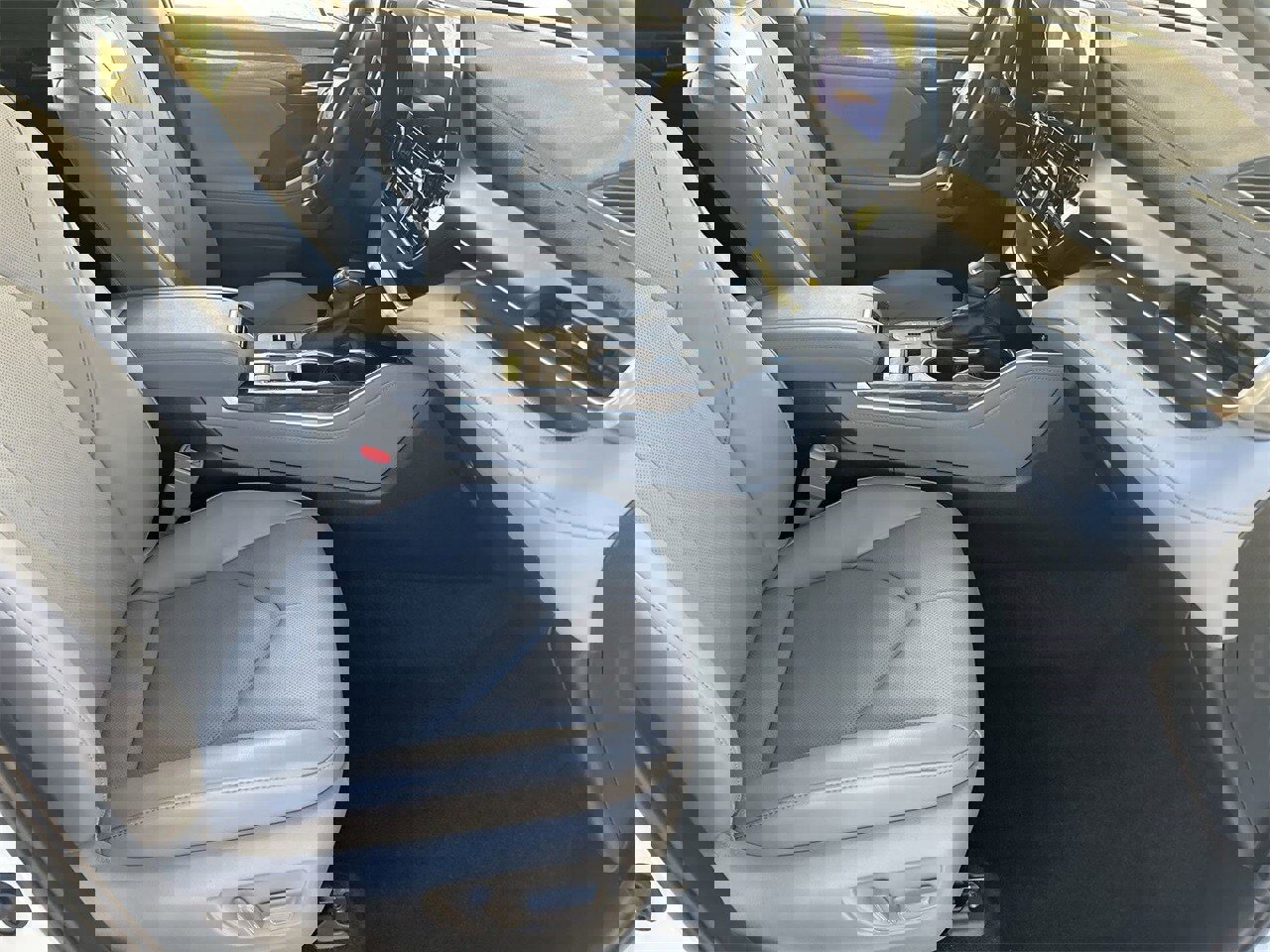 Used 2024 Toyota Highlander Limited image 9