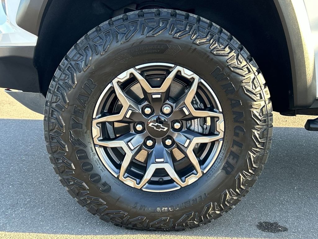 Used 2026 Chevrolet Colorado ZR2 image 33