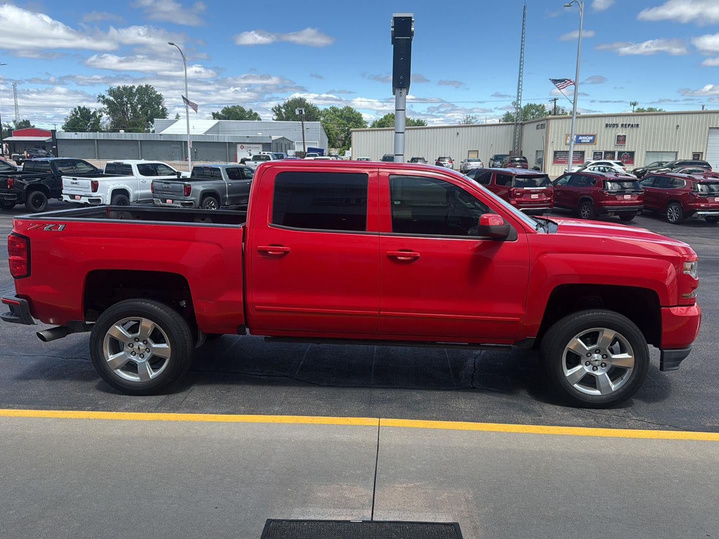 Used 2018 Chevrolet Silverado 1500 LT w/ Texas Edition AWD/4WD image 6