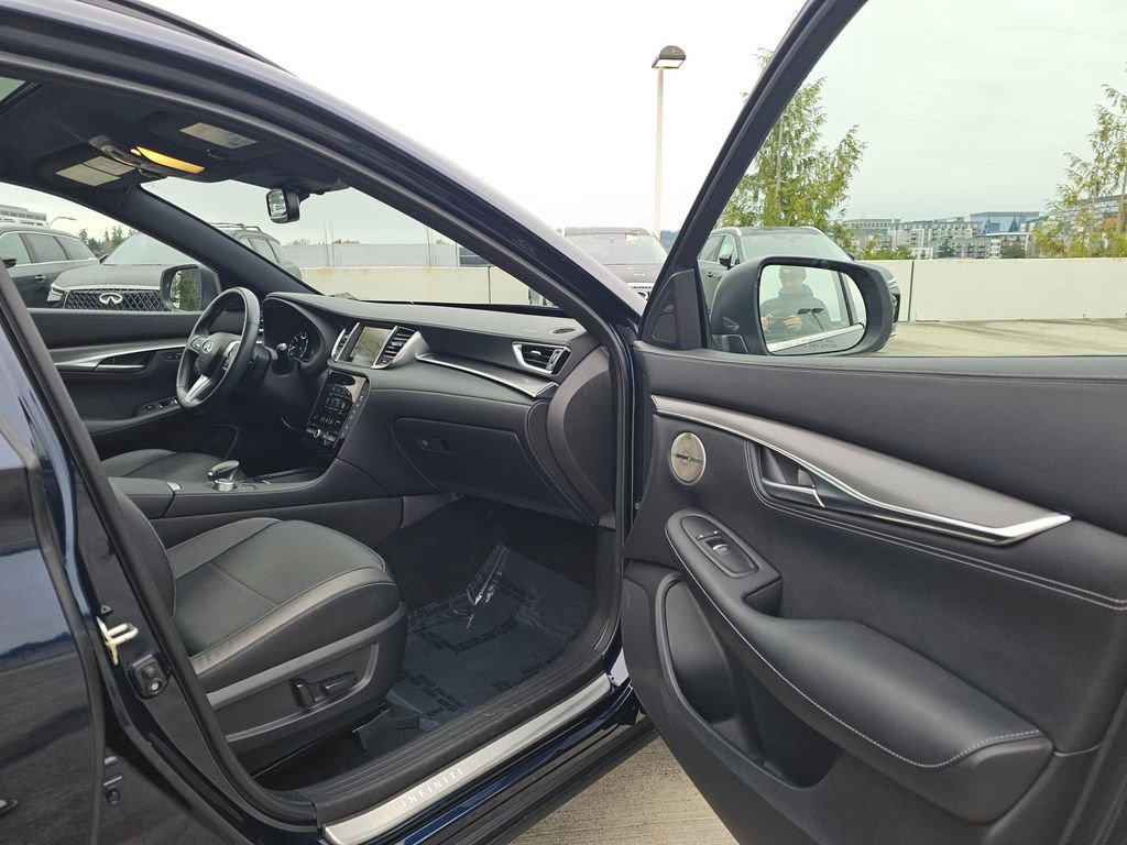 Certified 2023 INFINITI QX55 Essential image 20
