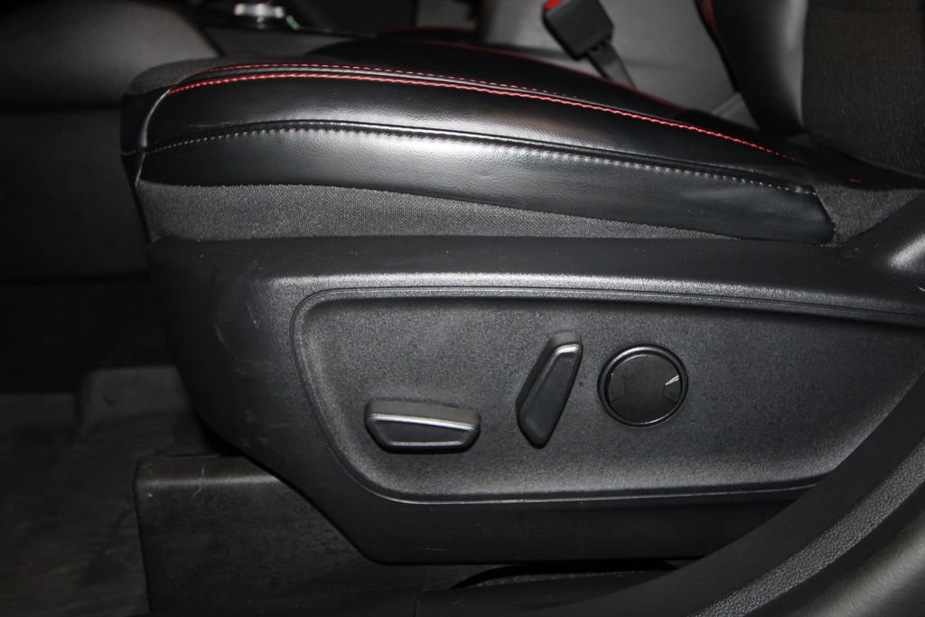 Used 2025 Ford Escape ST-Line w/ Equipment Group 301A image 7