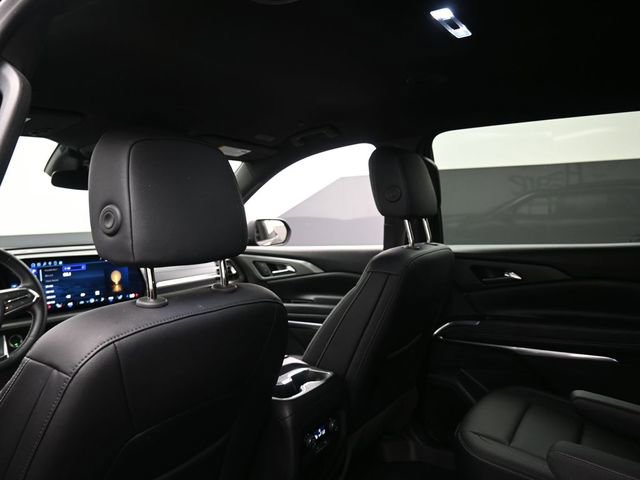 Used 2025 Chevrolet Traverse LT image 20