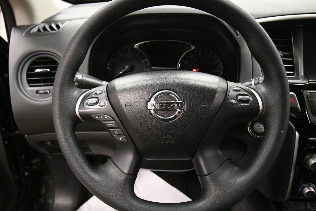Used 2019 Nissan Pathfinder S image 13