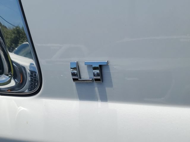 Used 2020 Chevrolet Suburban LT RWD image 31