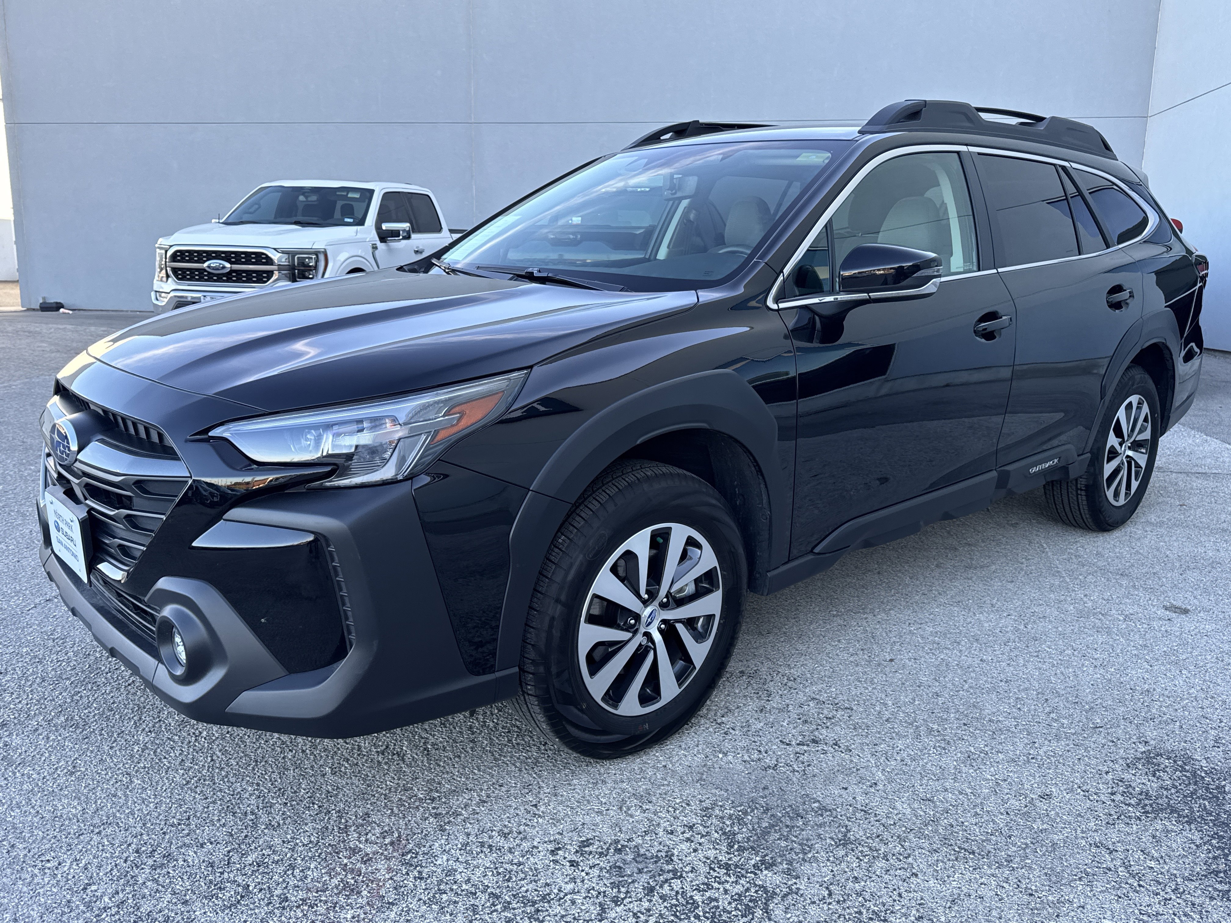 Certified 2025 Subaru Outback Premium AWD/4WD image 7