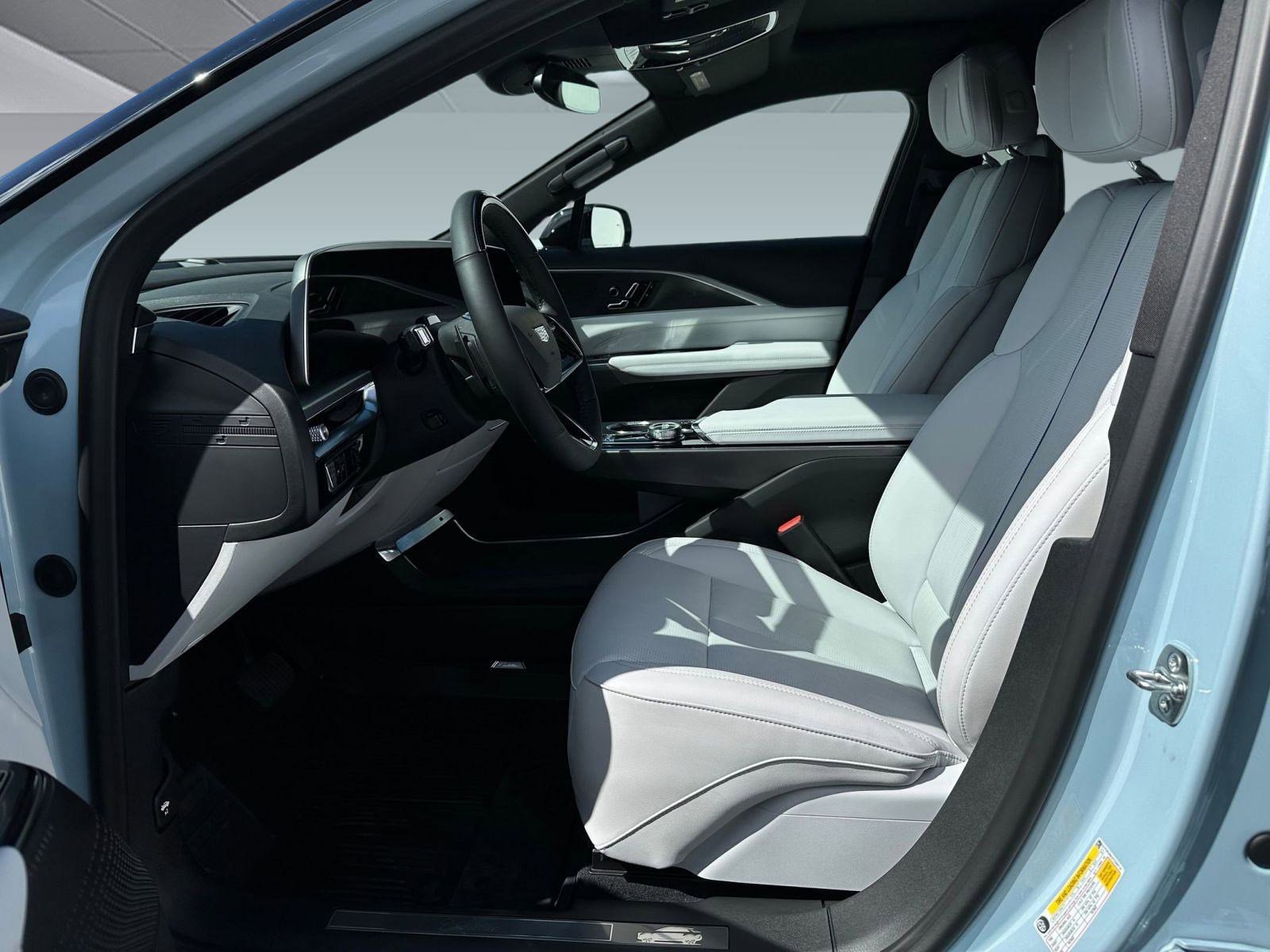 New 2026 Cadillac Lyriq Sport image 5