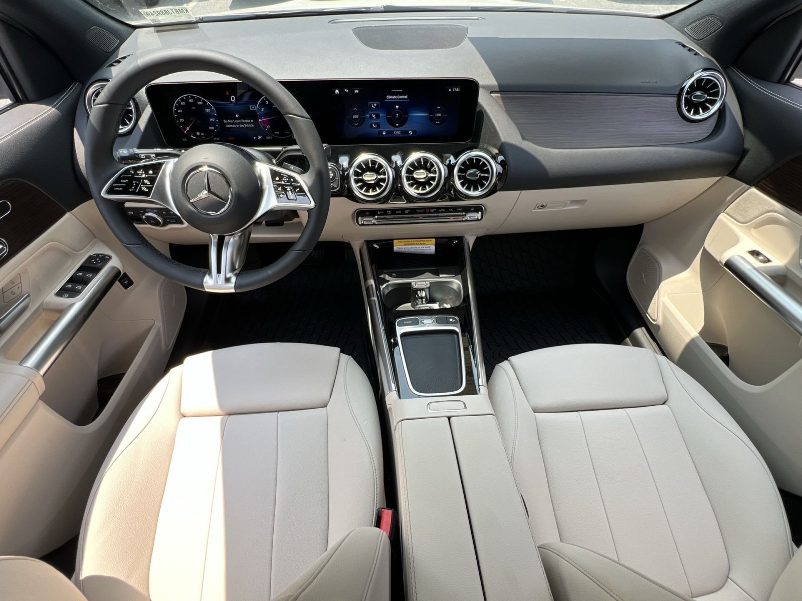 New 2026 Mercedes-Benz GLA 250 4MATIC image 13
