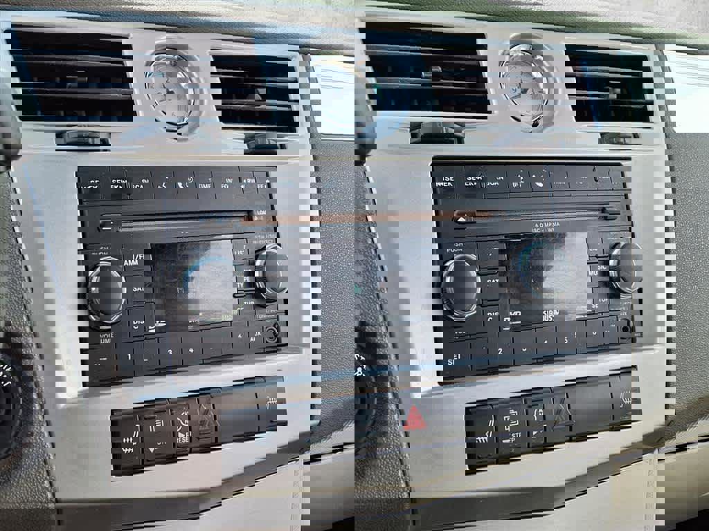 Used 2008 Chrysler Sebring Touring w/ Special Touring Group image 16