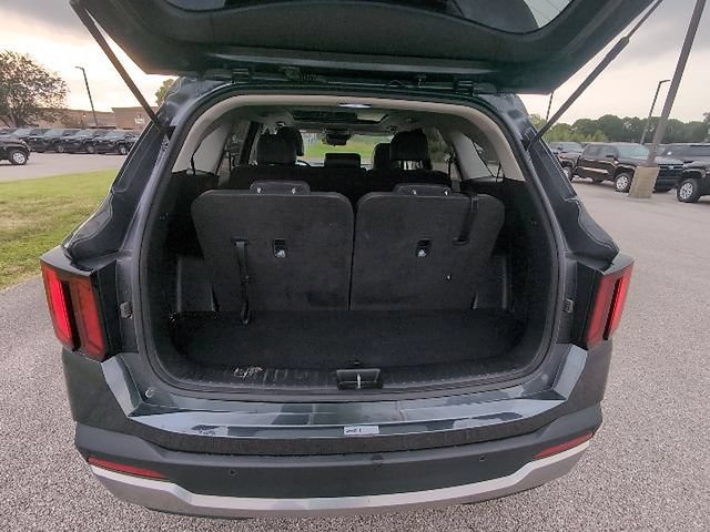 Used 2024 Kia Sorento S w/ Panoramic Sunroof Package AWD/4WD image 9
