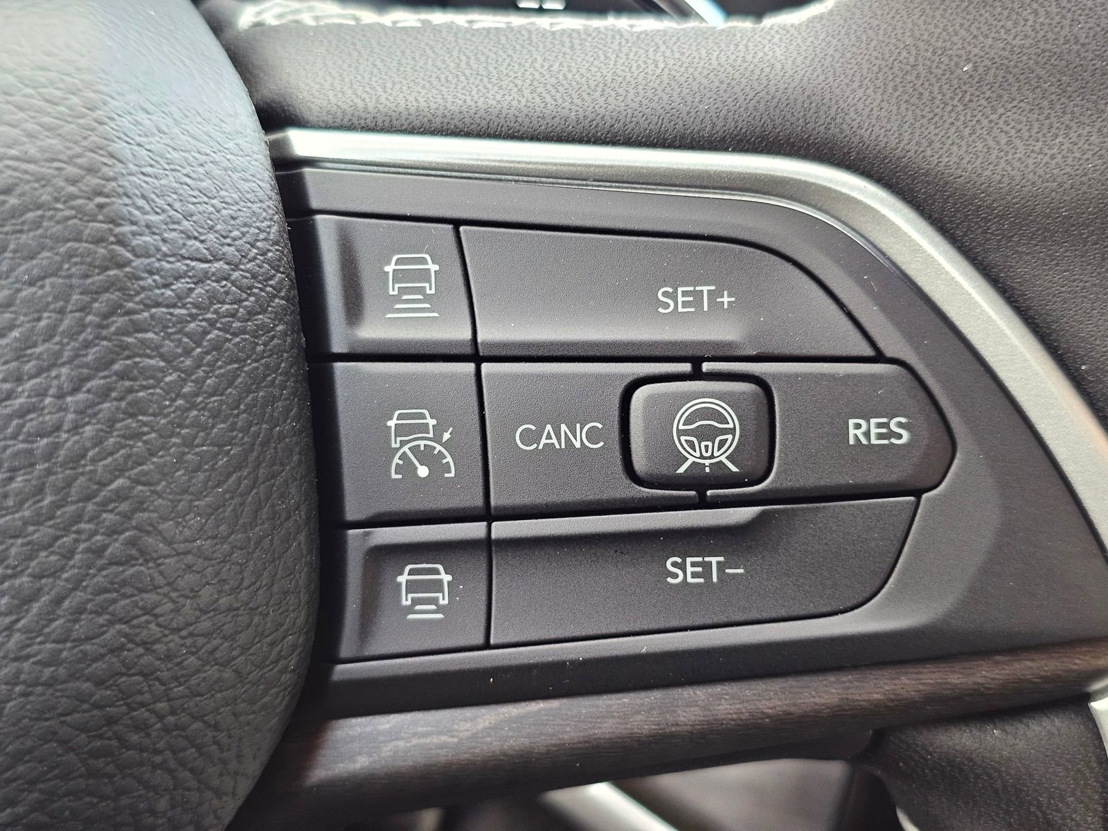 New 2026 Jeep Grand Cherokee L Limited AWD/4WD image 14