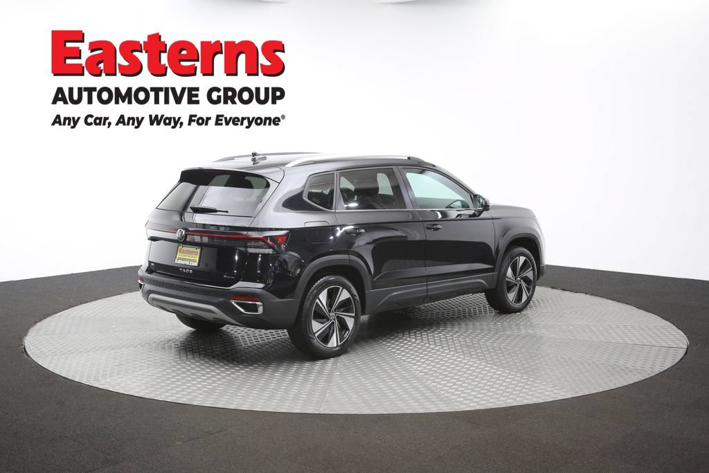 Used 2025 Volkswagen Taos SE AWD/4WD image 41