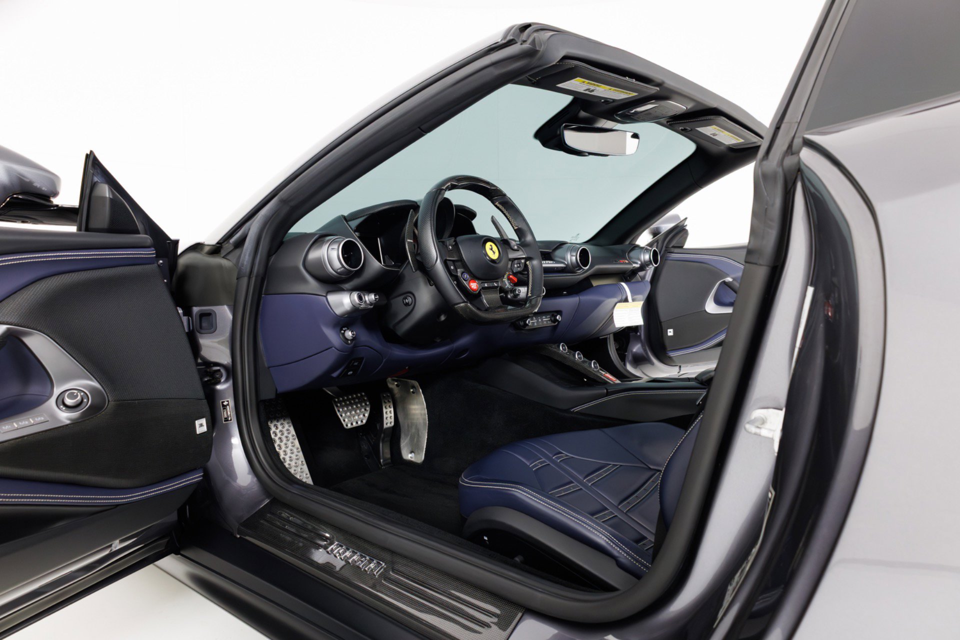 Used 2021 Ferrari 812 GTS RWD image 16