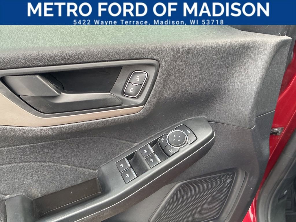 Used 2022 Ford Escape SE image 11