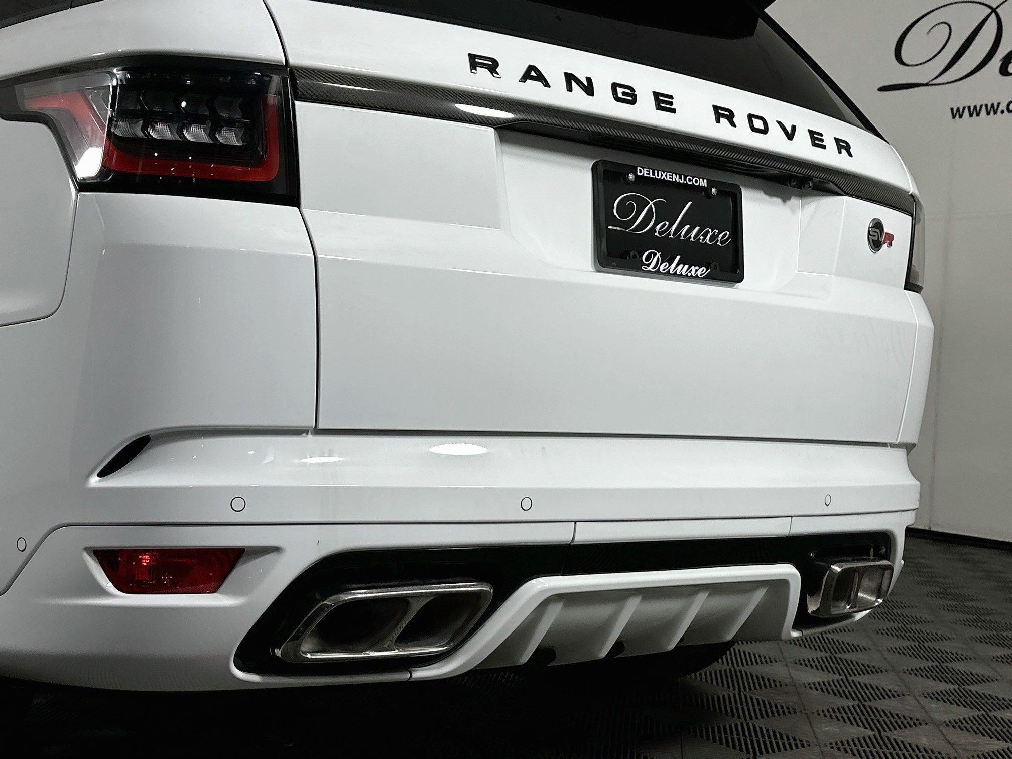 Used 2022 Land Rover Range Rover Sport SVR Carbon Edition AWD/4WD image 26