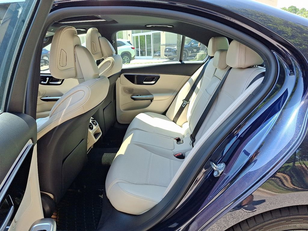 Used 2022 Mercedes-Benz C 300 4MATIC Sedan image 11