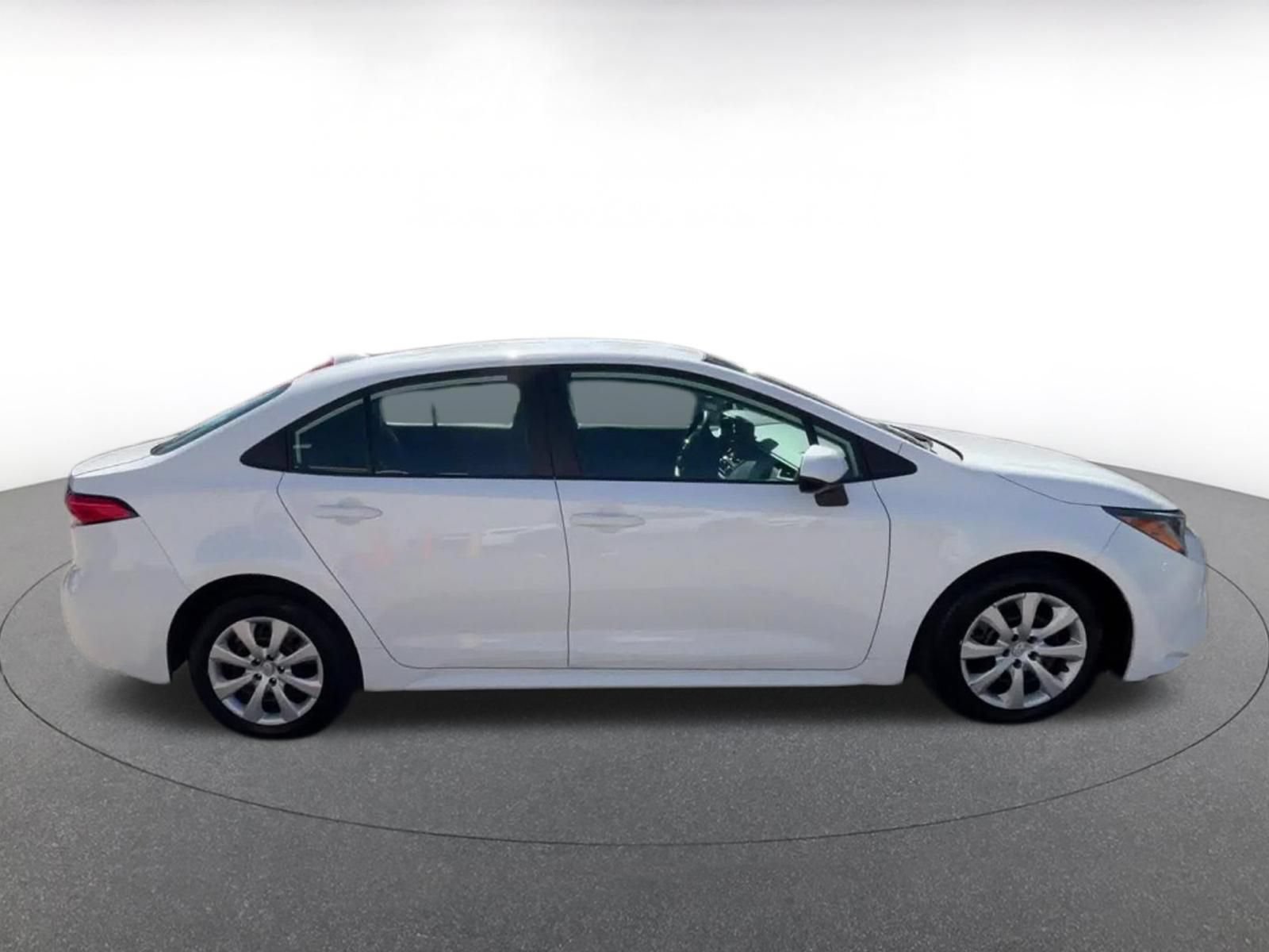 Used 2025 Toyota Corolla LE FWD image 16