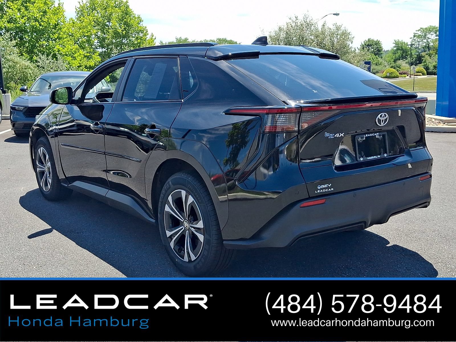 Used 2025 Toyota bZ4X FWD w/ Weather Package image 4