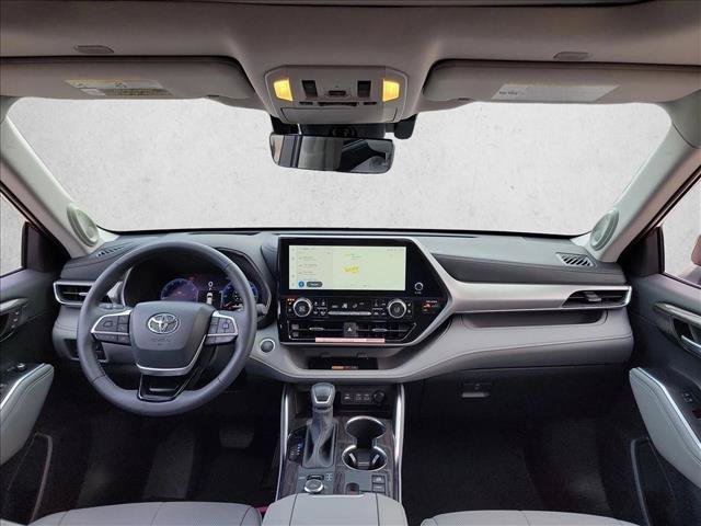 Used 2026 Toyota Highlander Platinum AWD/4WD image 16