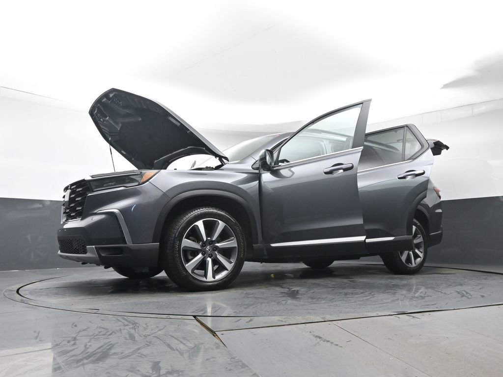 Used 2025 Honda Pilot Elite image 45