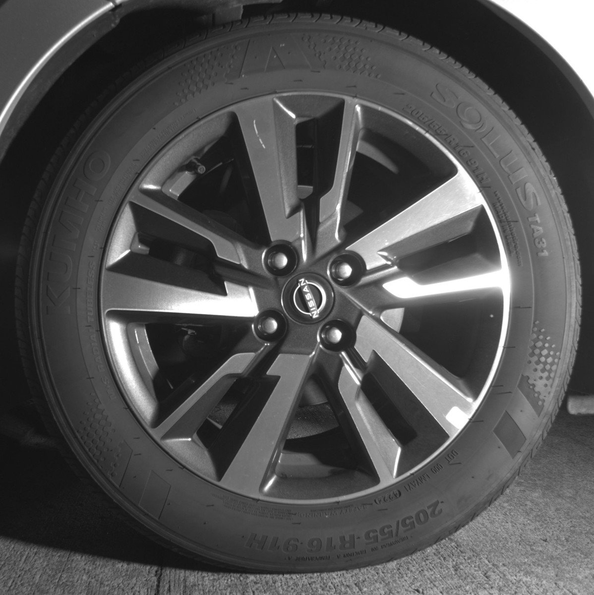 Used 2025 Nissan Versa SV image 12