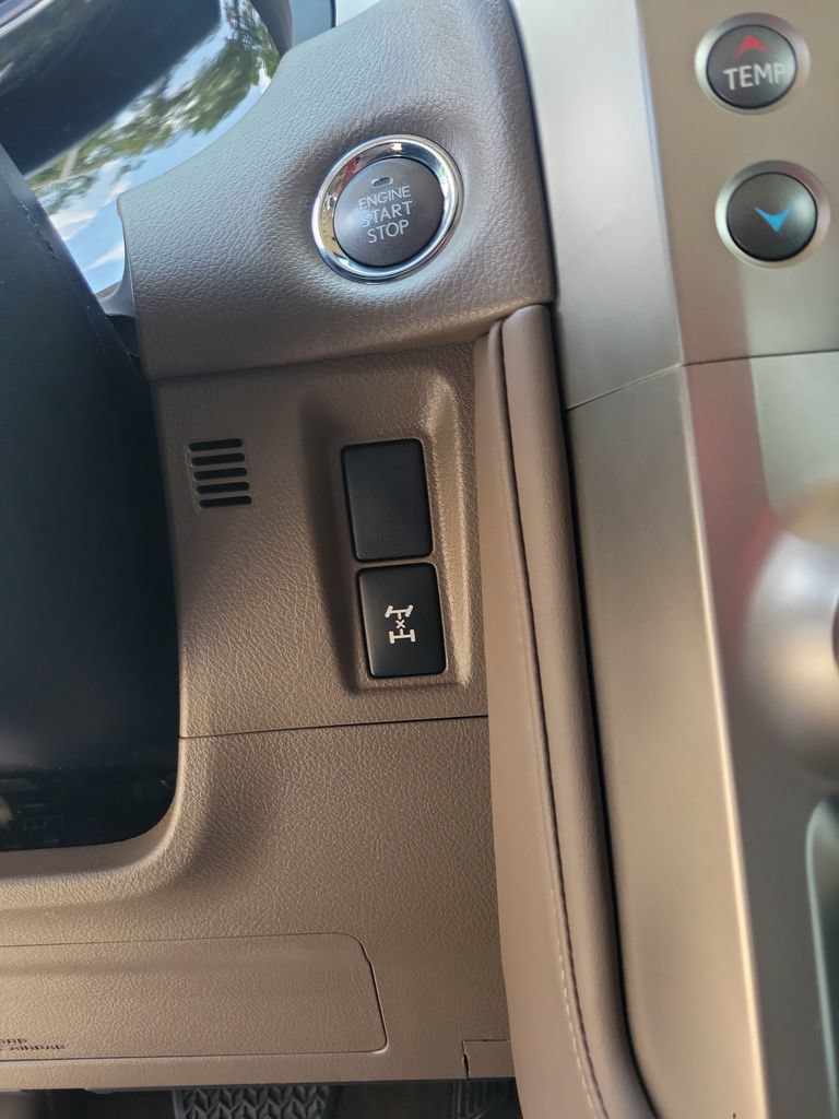 Used 2018 Lexus GX 460 w/ Navigation Package AWD/4WD image 24