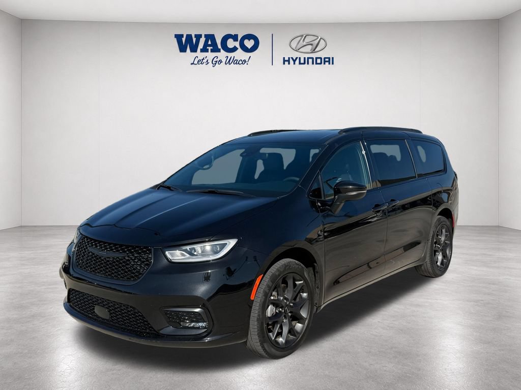 Used 2023 Chrysler Pacifica Touring-L w/ S Appearance Package AWD/4WD image 3